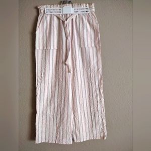 Pinstriped cropped pants